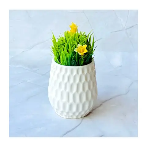 Small Pineapple, White pot — HV-WHT-007, H 10 × D 7.5 cm