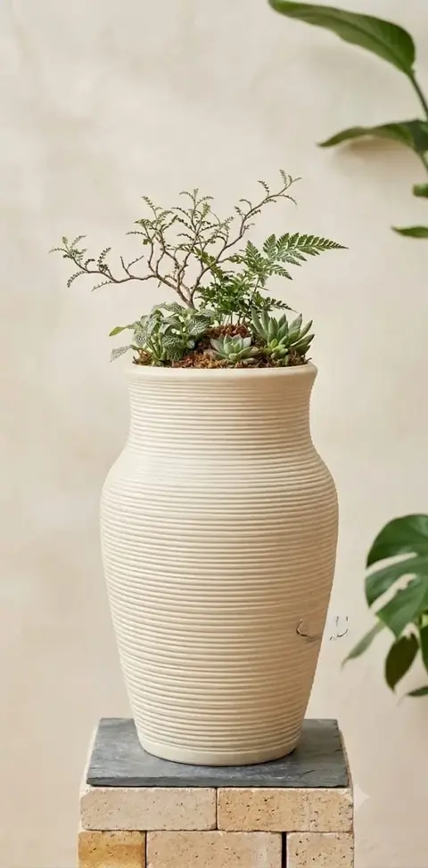 Outdoor planter — HV-OUT-011, H 61 × D 35.5 cm