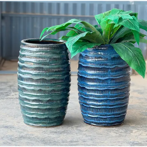 Outdoor planter — HV-OUT-028, H 49.5 × D 28 cm