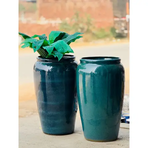 Outdoor planter — HV-OUT-067, H 81.5 × D 38 cm