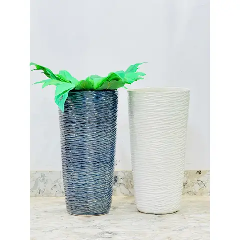 Outdoor planter — HV-OUT-070, H 61 × D 30.5 cm