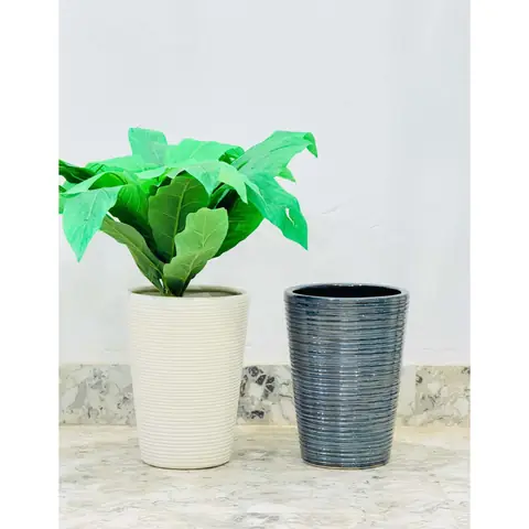 Outdoor planter — HV-OUT-082, H 38 × D 28 cm