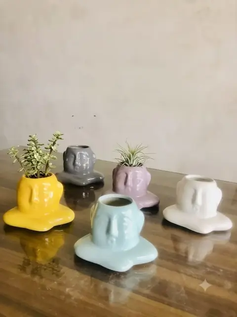 Sculptural pot — HV-STA-003, H 10 × D 12.5 cm