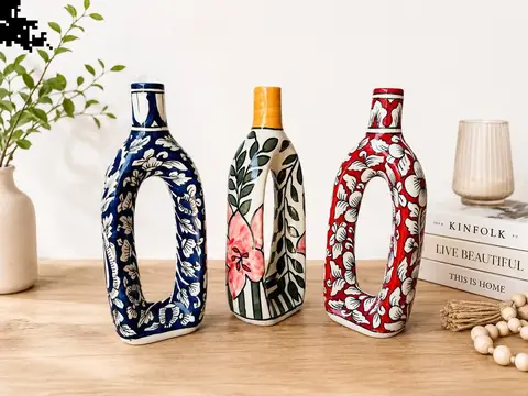 Decor vase — HV-VAS-003, H 23 × D 4 cm