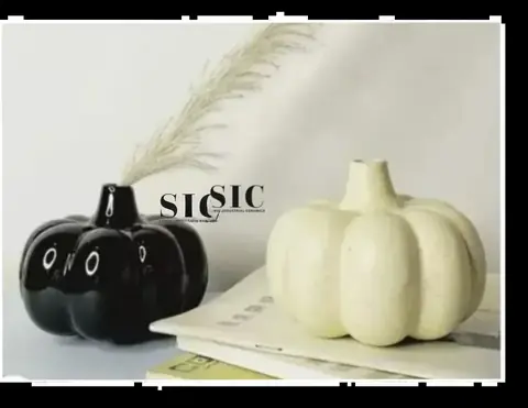 Melon Vase, Decor vase — HV-VAS-011, H 10 × D 5 cm